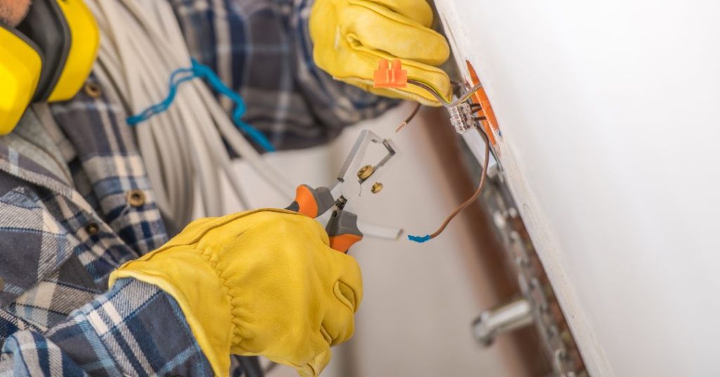 Consertos e manutenções elétricas em Jundiaí